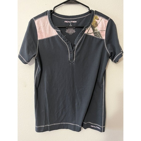 Realtree Henley T Shirt Button Gray With Logo Pink Women’s Size Small S/S 4/6 - Picture 1 of 5